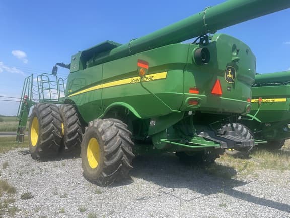 Image of John Deere S780 equipment image 1