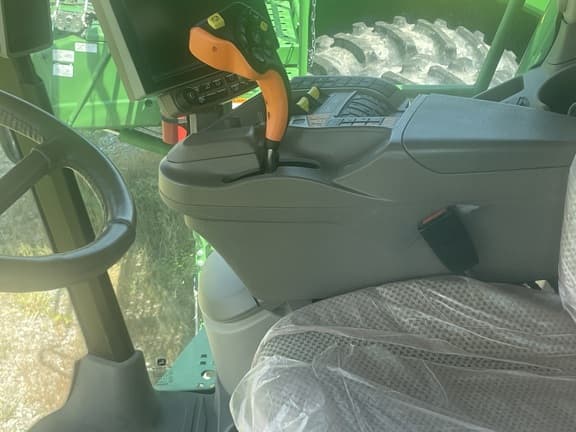 Image of John Deere S780 equipment image 3
