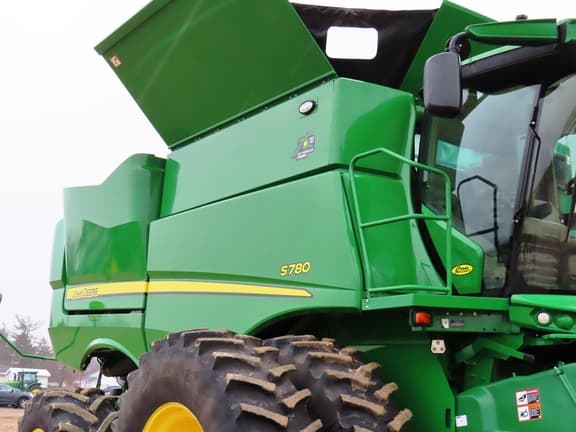 Image of John Deere S780 equipment image 4