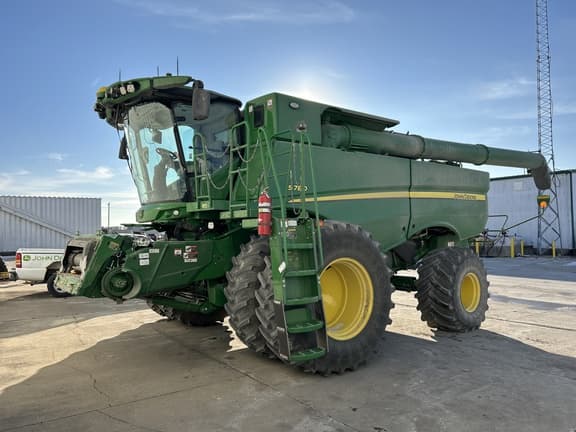 Image of John Deere S780 equipment image 1
