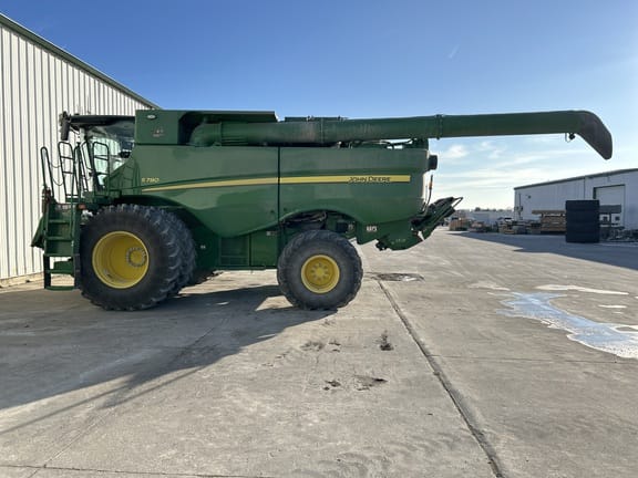 2022 John Deere S780 Equipment Image0