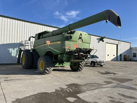 Image of John Deere S780 equipment image 2