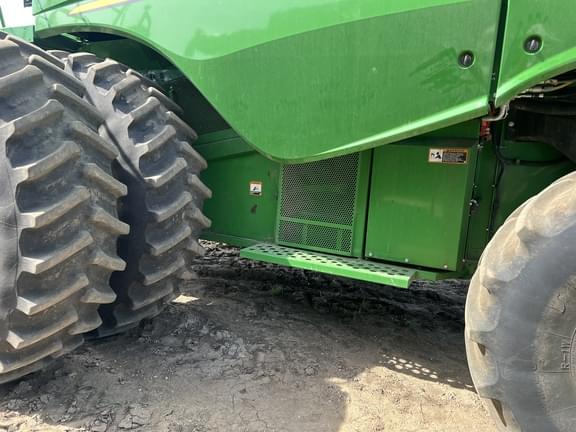 Image of John Deere S780 equipment image 4