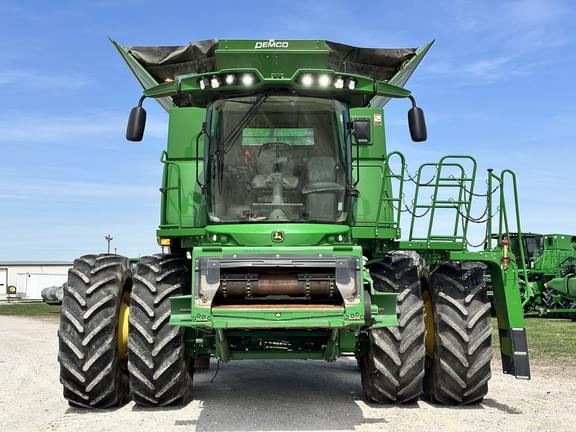 Image of John Deere S780 equipment image 1