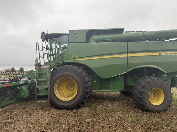 Image of John Deere S780 equipment image 2
