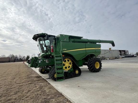 2022 John Deere S780 Equipment Image0
