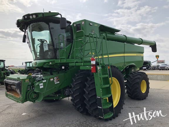 Image of John Deere S780 equipment image 1