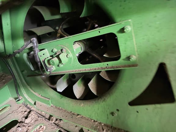 Image of John Deere S780 equipment image 4