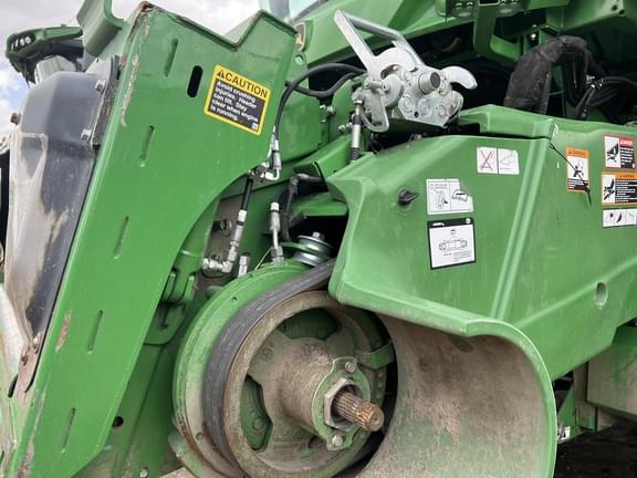 Image of John Deere S780 equipment image 4