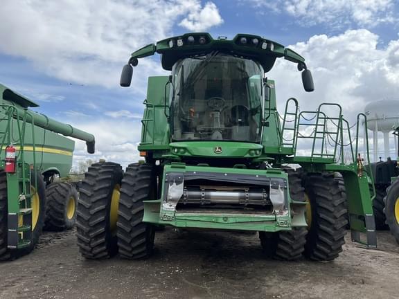 Image of John Deere S780 equipment image 1