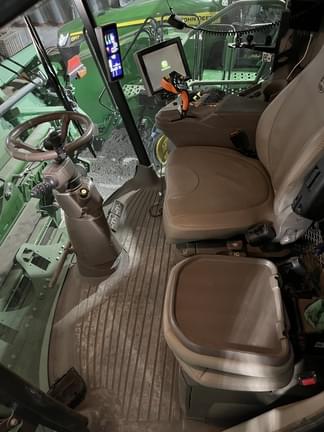 Image of John Deere S780 equipment image 4