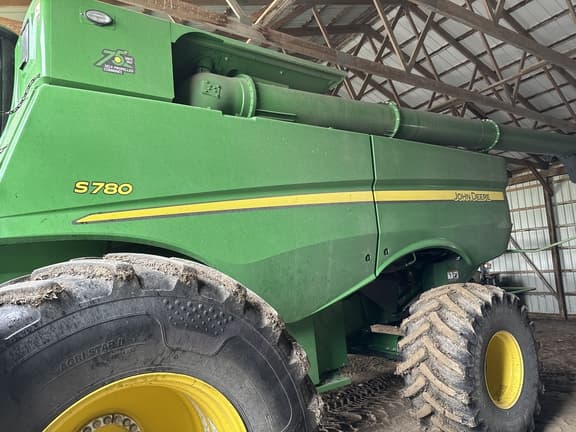 Image of John Deere S780 equipment image 2
