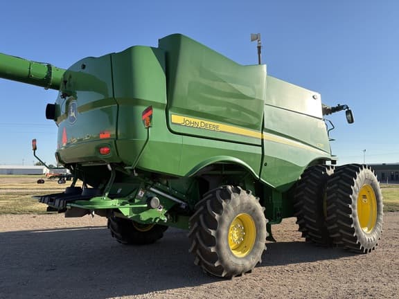 Image of John Deere S780 equipment image 4