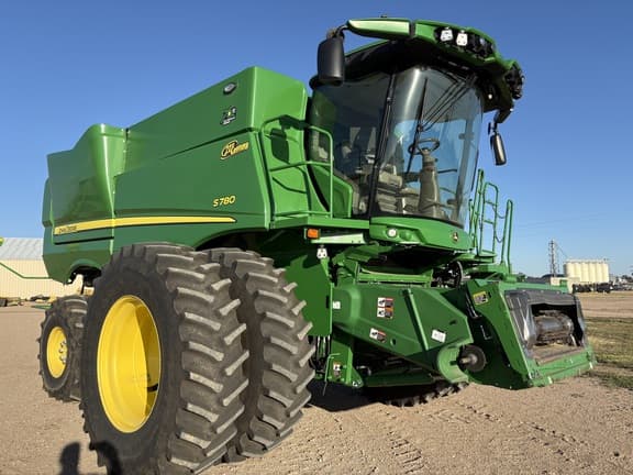 Image of John Deere S780 equipment image 1