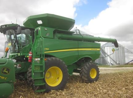 Image of John Deere S780 Primary image