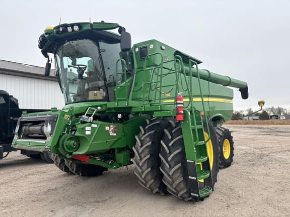 Image of John Deere S780 Primary image