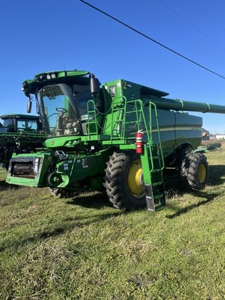 2022 John Deere S780 Equipment Image0