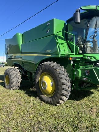 Image of John Deere S780 equipment image 3