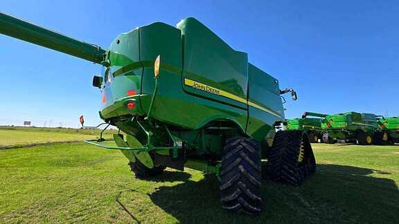 Image of John Deere S780 equipment image 2