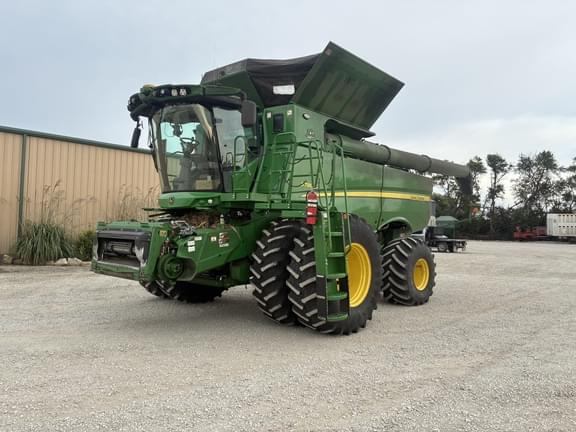 Image of John Deere S780 equipment image 1