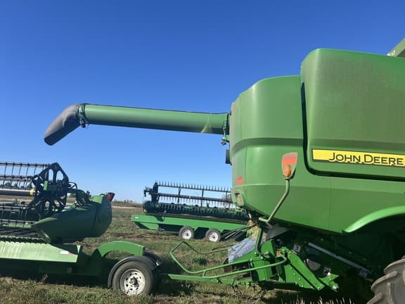 Image of John Deere S780 equipment image 2