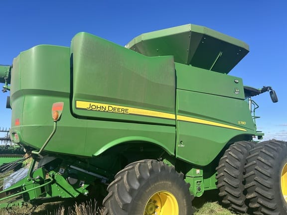 2022 John Deere S780 Equipment Image0