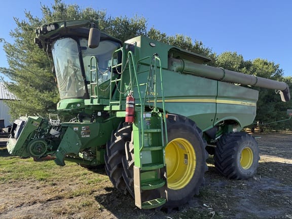 2022 John Deere S780 Equipment Image0