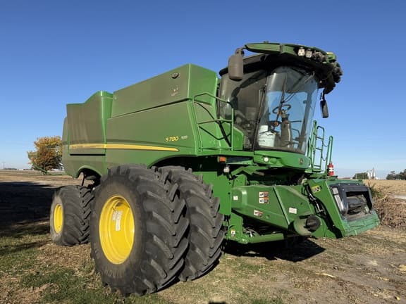 Image of John Deere S780 equipment image 1