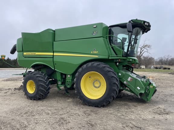 Image of John Deere S780 equipment image 1