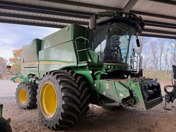 2022 John Deere S780 Equipment Image0