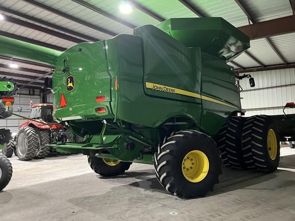 Image of John Deere S780 equipment image 4