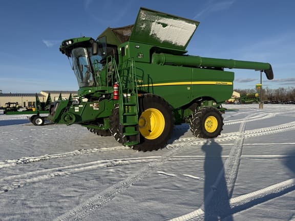 Image of John Deere S790 equipment image 1