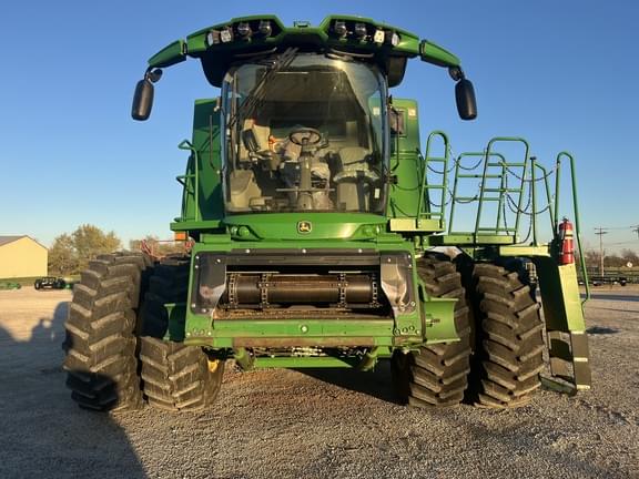 Image of John Deere S790 equipment image 1
