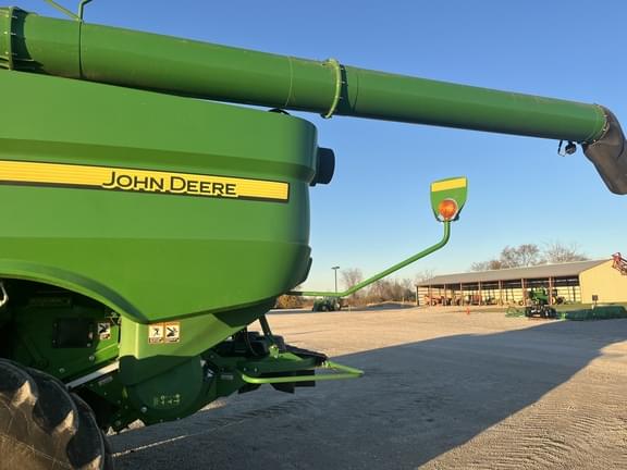 Image of John Deere S790 equipment image 3
