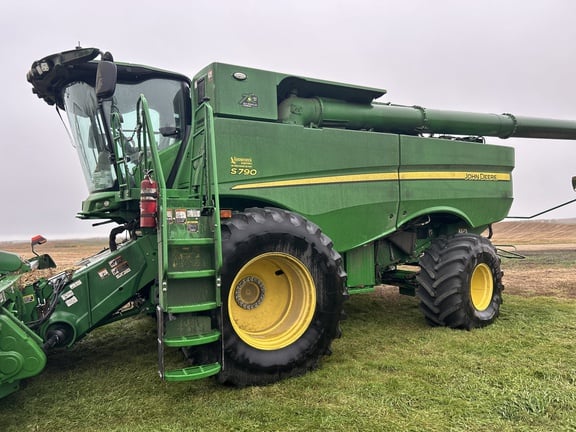 Combines image