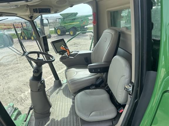 Image of John Deere S790 equipment image 1