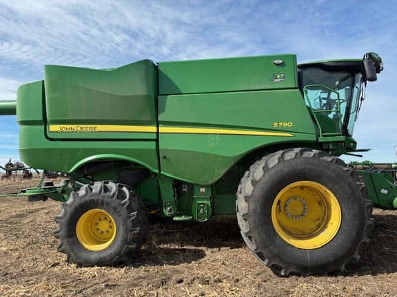 Image of John Deere S790 Primary image