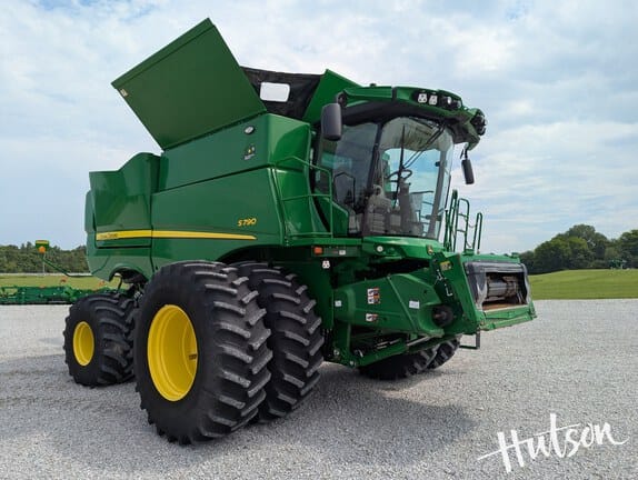 2022 John Deere S790 Equipment Image0