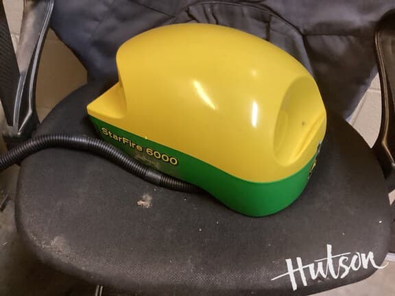 Image of John Deere StarFire 6000 Primary image