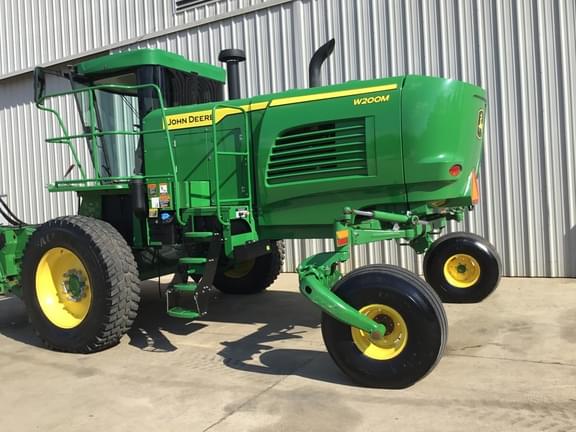 Image of John Deere W200M equipment image 2