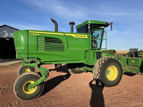 Image of John Deere W200M equipment image 4