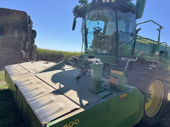 2022 John Deere W235R Equipment Image0