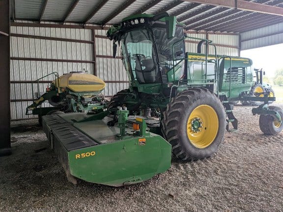 2022 John Deere W235R Equipment Image0