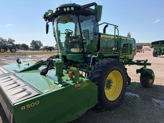 2022 John Deere W235R Equipment Image0