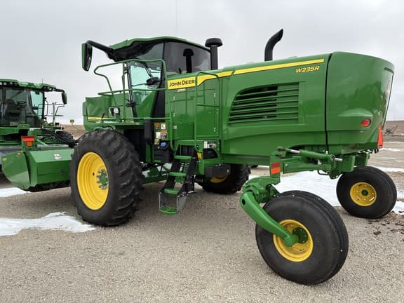 Image of John Deere W235R equipment image 2