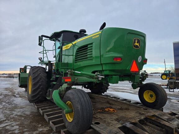 Image of John Deere W235R equipment image 1