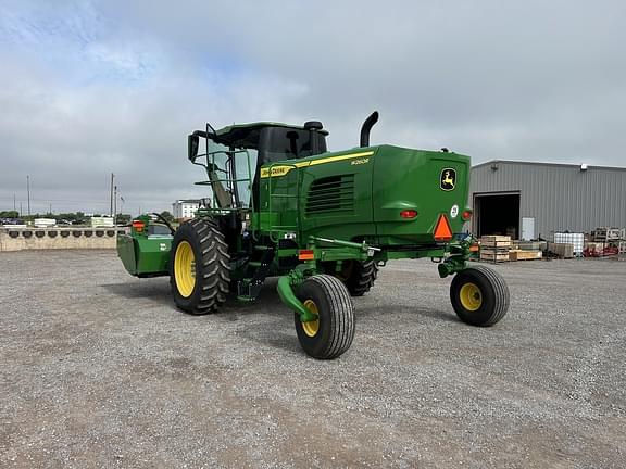 Image of John Deere W260 equipment image 2