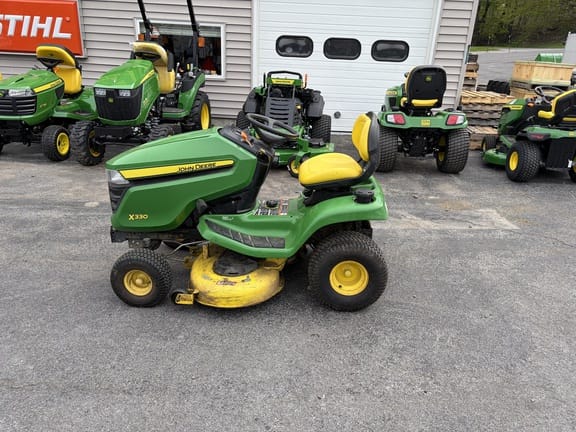 2022 John Deere X330 Equipment Image0