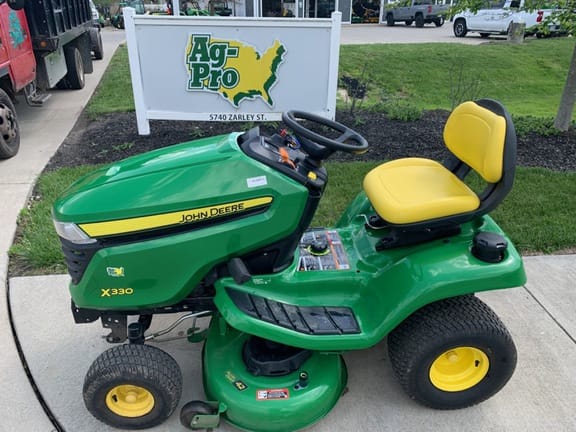 2022 John Deere X330 Equipment Image0