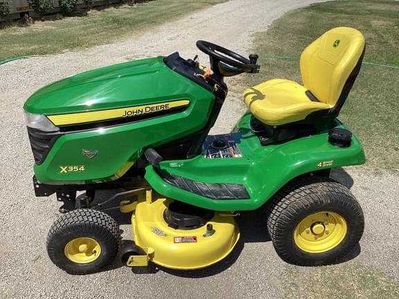 Image of John Deere X354 equipment image 1